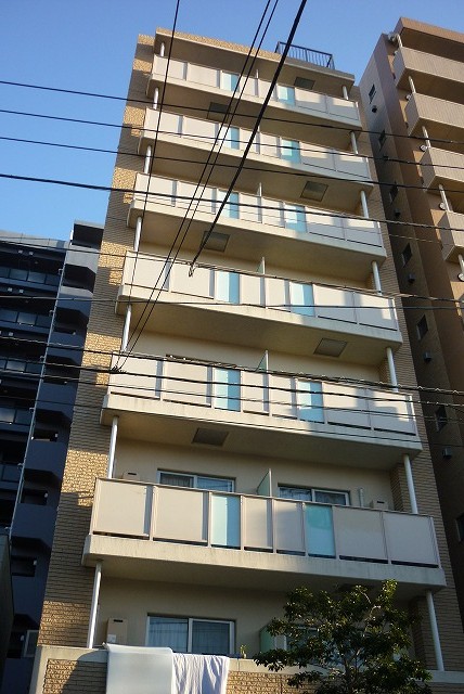 建物外観　「反町駅徒歩3分の駅近マンションです」