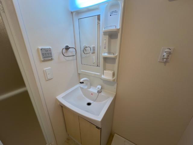 洗面設備　洗髪洗面化粧台