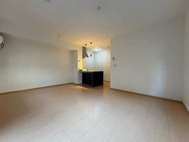 居室・リビング　こちらのリビングで趣味の時間をお楽しみください