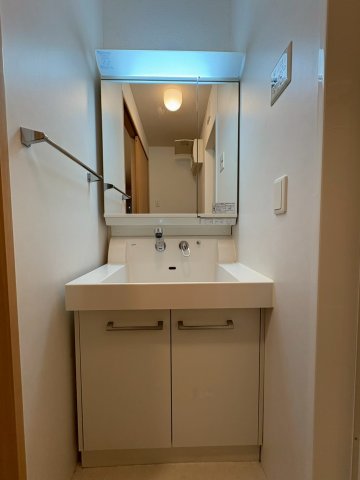 洗面設備　スペースが確保できる洗面所です