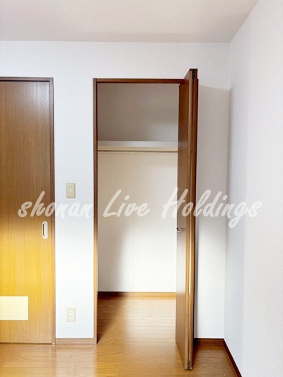 収納　ポール付きで使い勝手の良いクローゼット♪