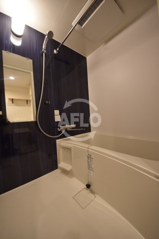 バス・シャワールーム　ラクメンビル　バスルーム