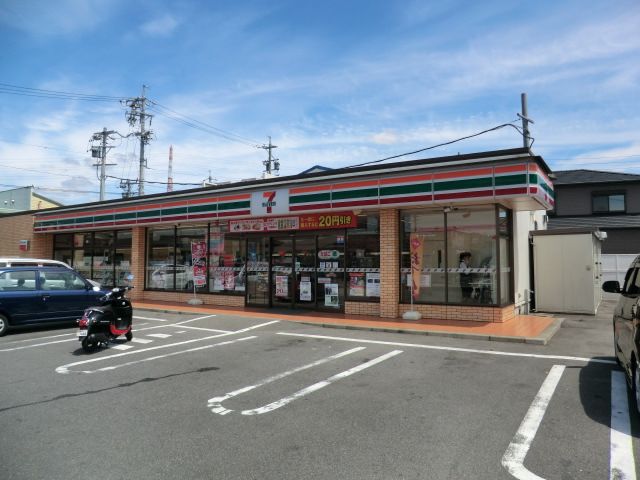 コンビニ　セブンイレブン春日井篠木町7丁目店（コンビニ）まで560m
