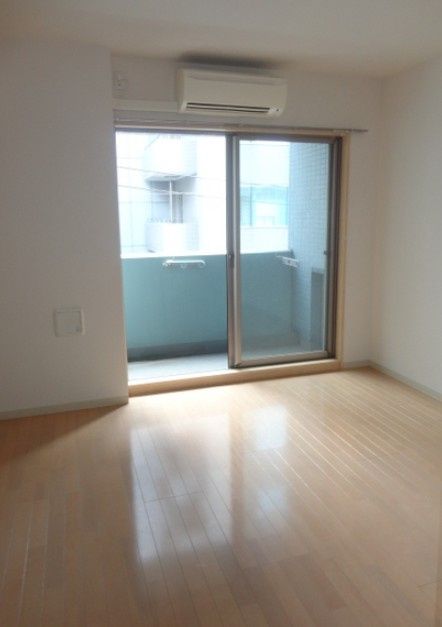 居室・リビング　☆明るい居間☆