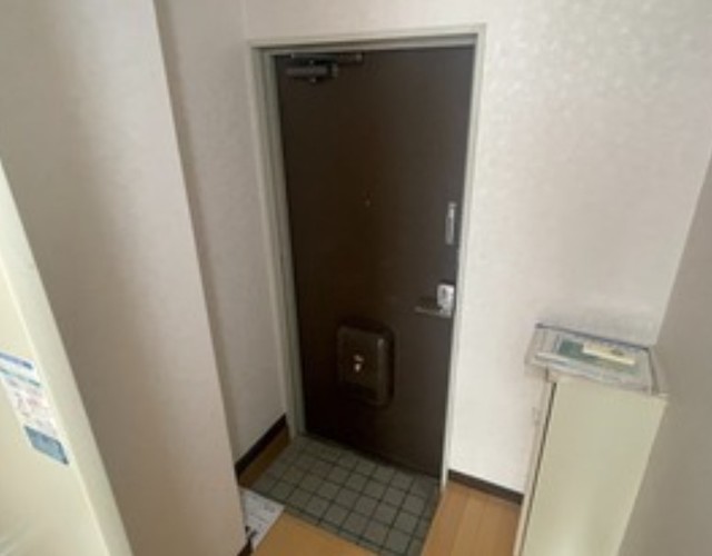 玄関　反転部屋参考写真です。