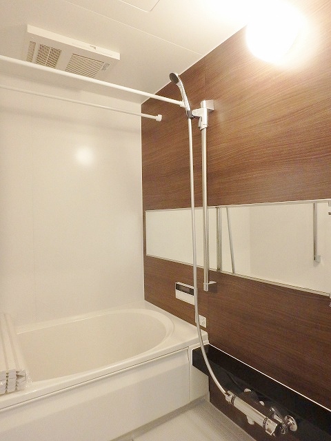 バス・シャワールーム　追い焚き機能・浴室暖房乾燥機付きバスルーム♪