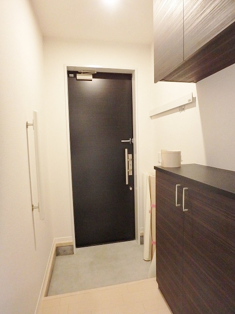 玄関　玄関には上下タイプのシューズボックス付き！