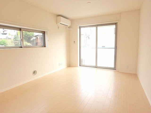 居室・リビング　南西向き13.1帖のリビングダイニングキッチン！