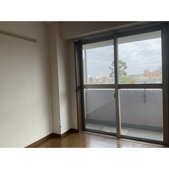 居室・リビング　こちらの居間で趣味の時間をお楽しみください