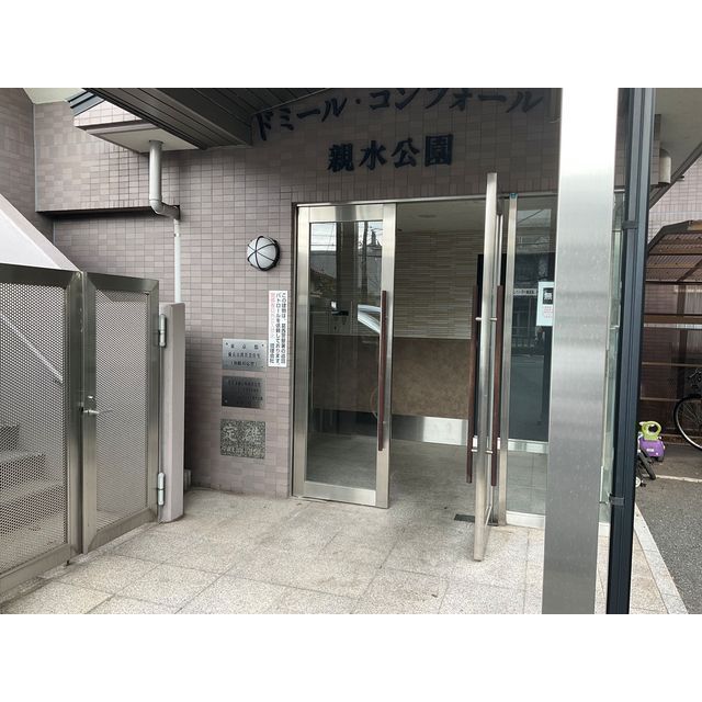 エントランス　清潔なエントランスです