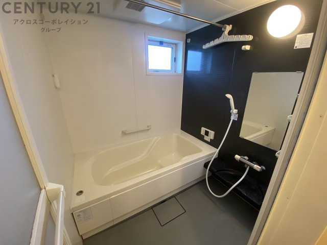 バス・シャワールーム　浴室乾燥・追い炊き機能付きで便利☆