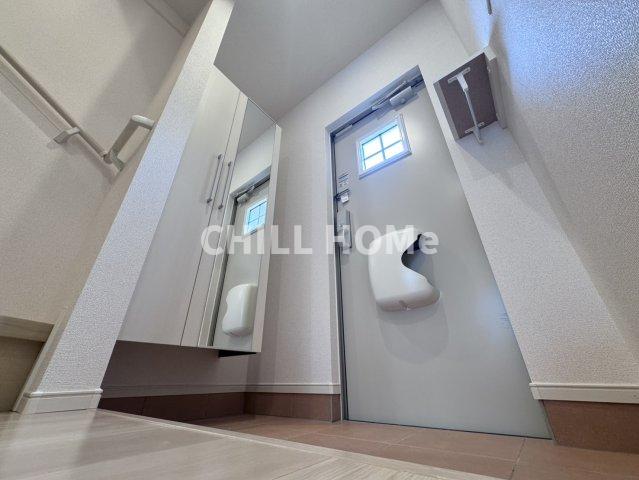 玄関　当社、チルホームのHPもご覧ください(^^)/物件情報多数♪