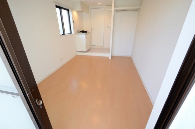 居室・リビング　オープンクローゼット付き♪