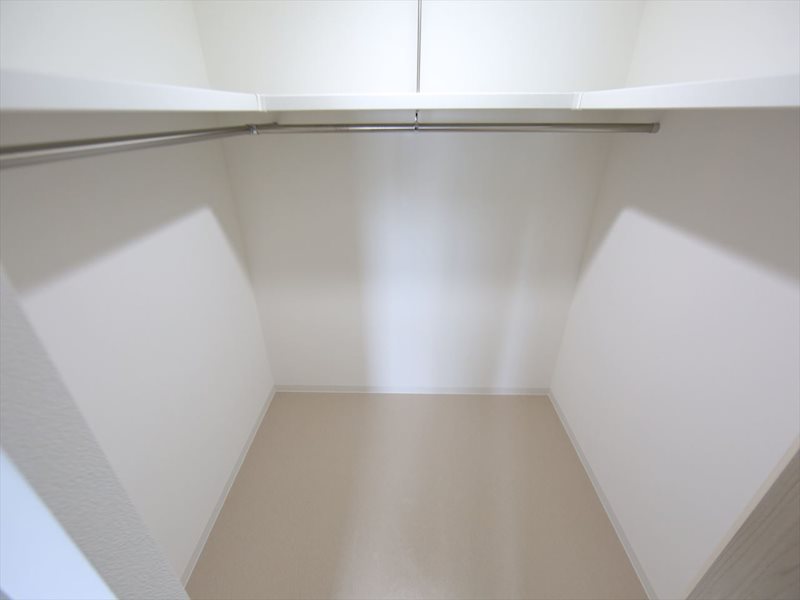 収納　ウォークインクローゼット（収納充実してます）