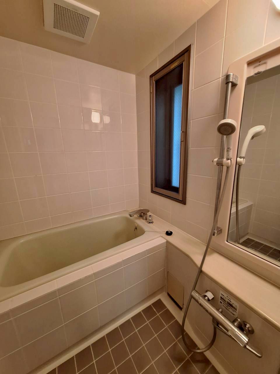 バス・シャワールーム　★窓付きのバスルーム★