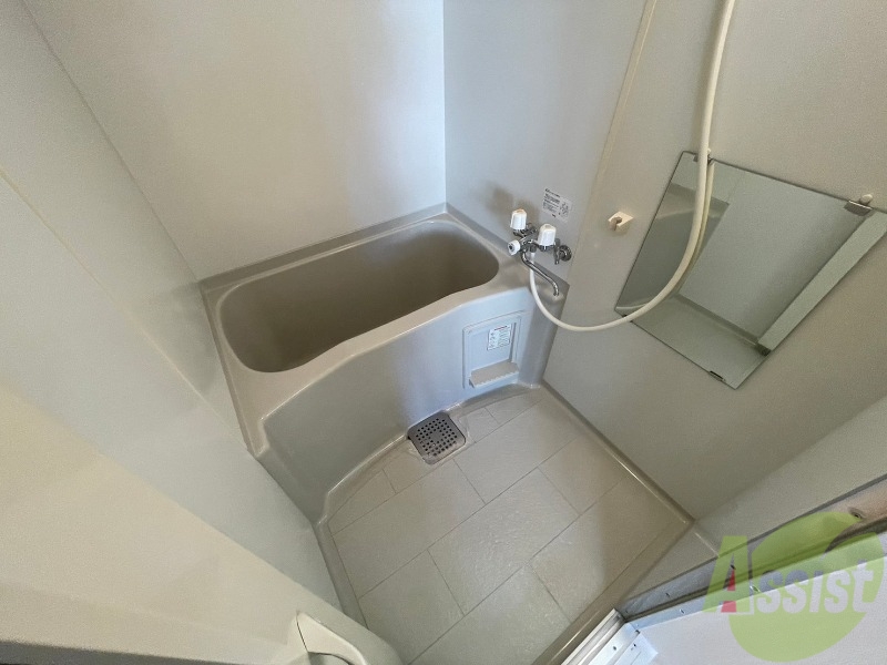 バス・シャワールーム　お風呂になります。一日の疲れを癒してくださいね。