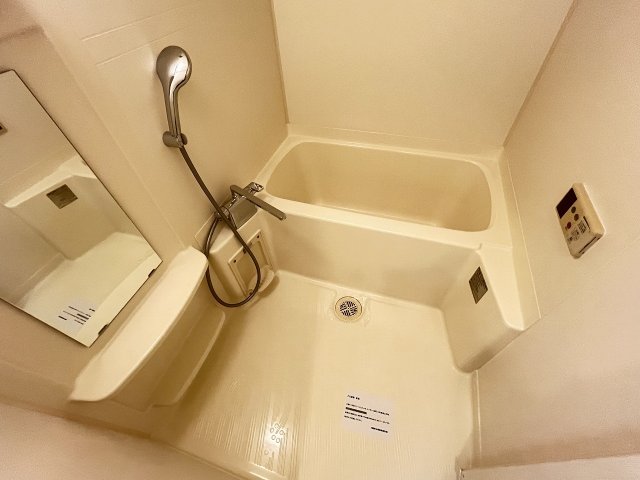 バス・シャワールーム　お風呂で日々の疲れを落としましょう