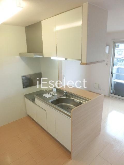 キッチン　広々としたキッチンスペース