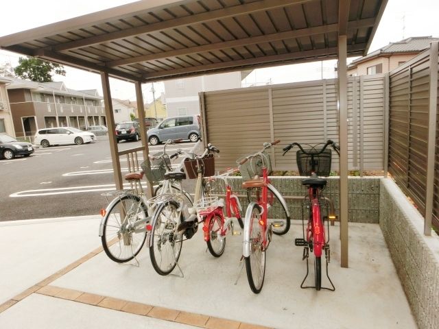 その他　敷地内に駐輪場ございます