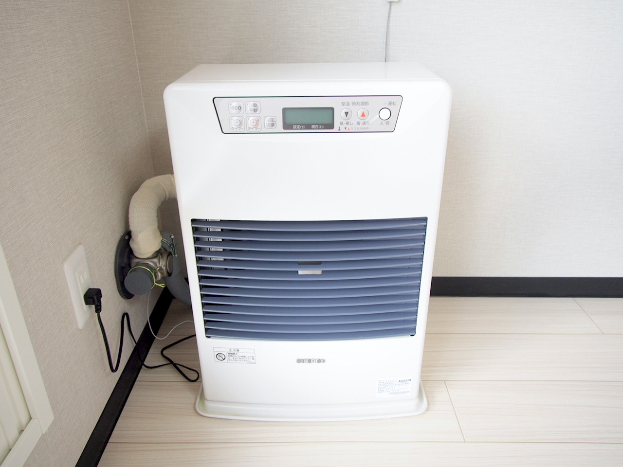 その他設備　経済的で暖かい灯油ストーブ付きです♪