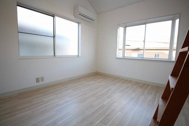 居室・リビング　反転間取り別部屋