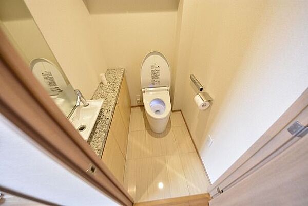 トイレ　※別部屋の参考写真です。