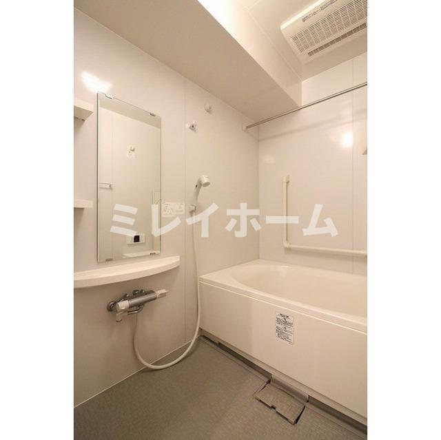 バス・シャワールーム　同建物内、別のお部屋の参考写真になります。