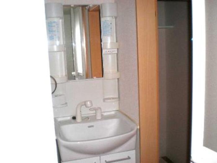 洗面設備　洗面部分・洗髪洗面化粧台＆洗濯機置場あり♪