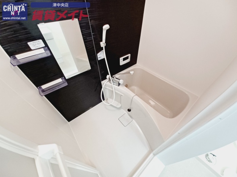 バス・シャワールーム　同物件別部屋写真