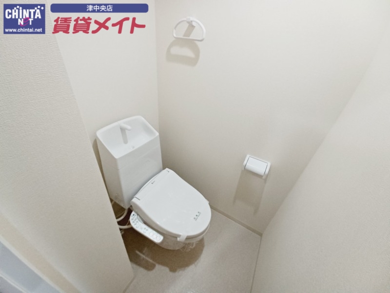 トイレ　同物件別部屋写真