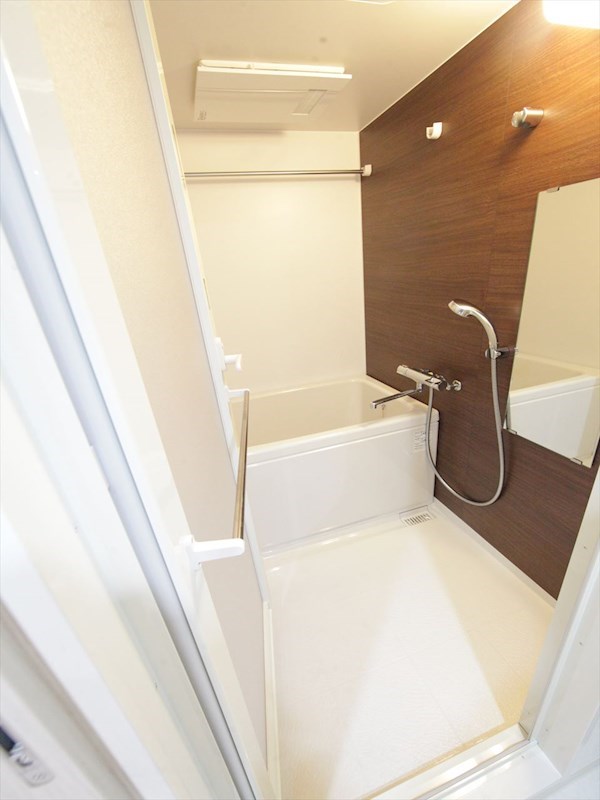 バス・シャワールーム　バスルーム　浴室暖房乾燥機付き