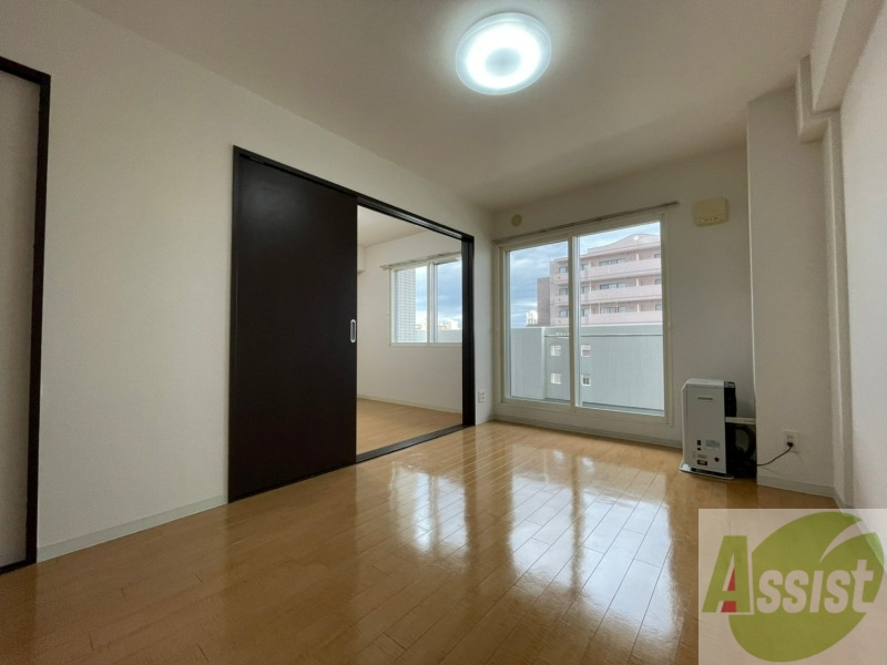 居室・リビング　明るいお部屋は気持ちよく過ごせそうですね。