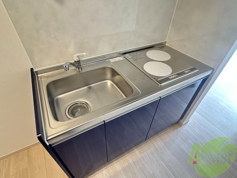 キッチン　ＩＨコンロ２口着いたキッチンです。流しも大きい。