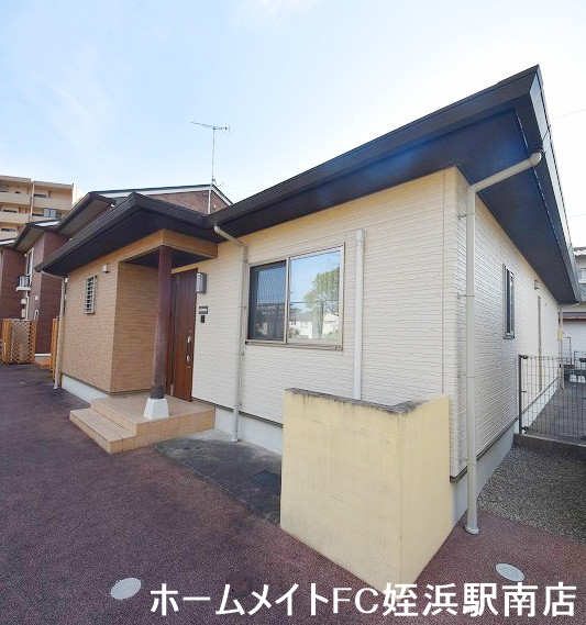 建物外観　★人気のメゾネットタイプ！！★