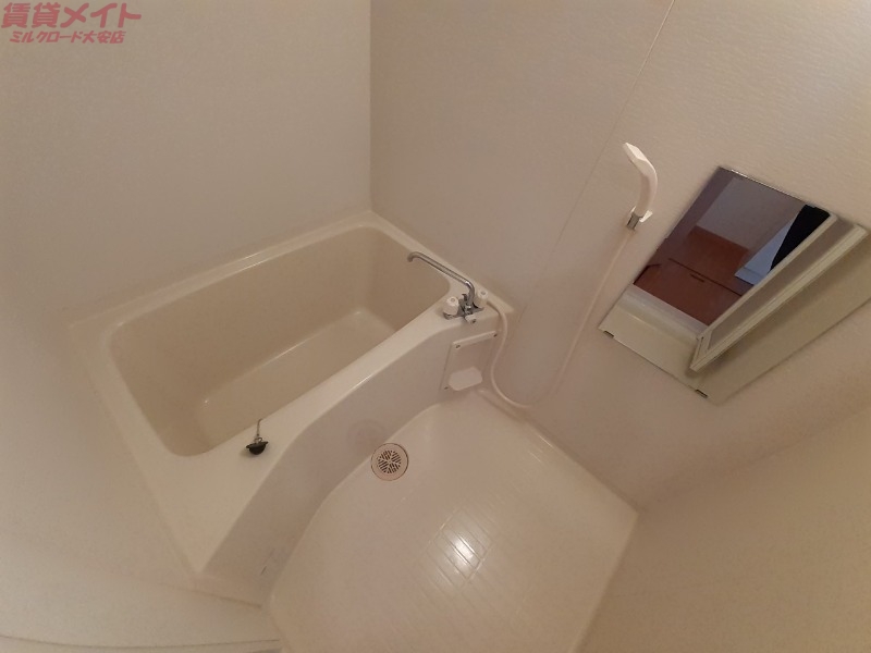 バス・シャワールーム　同型反転タイプのお写真です