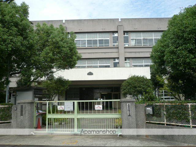 小学校　泉佐野市立小学校第三小学校（小学校）まで221m