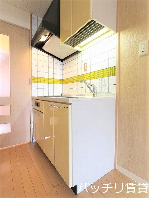 キッチン　※室内写真等は別号数の為、現状優先となります。