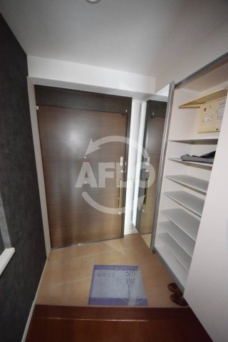 玄関　ロイヤルパークス桃坂　玄関