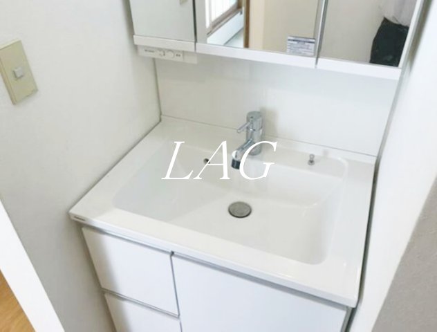 洗面設備　独立洗面台です。