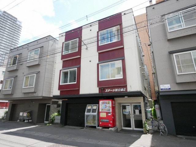 建物外観　外観は落ち着いています