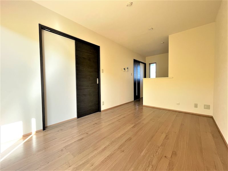 居室・リビング　約10帖のLDKは広々寛げそうです。