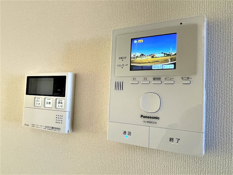 セキュリティ　モニター付きインターフォンを採用し防犯対策。