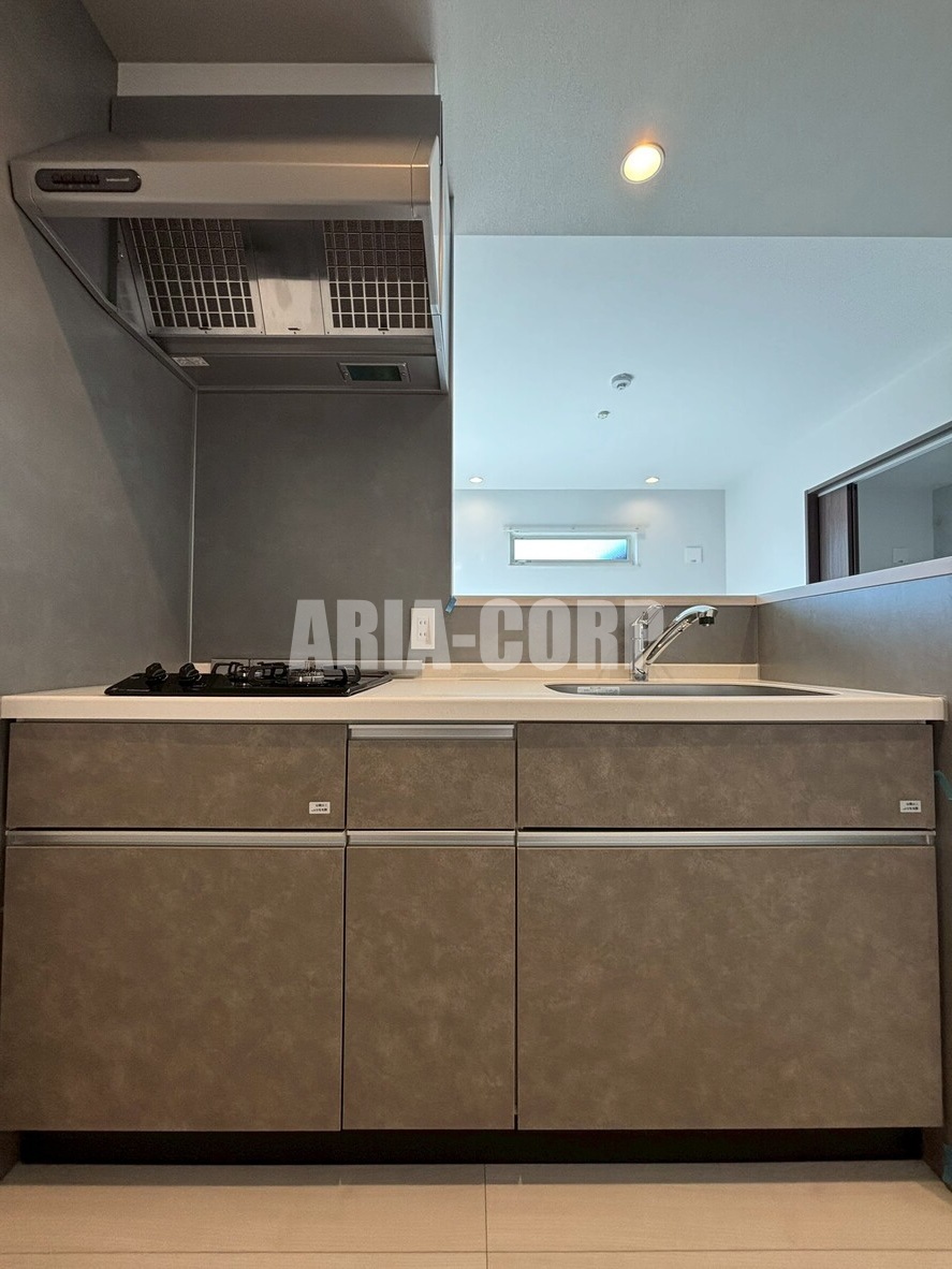 キッチン　（同仕様）2口ガスコンロ付きのシステムキッチン搭載♪