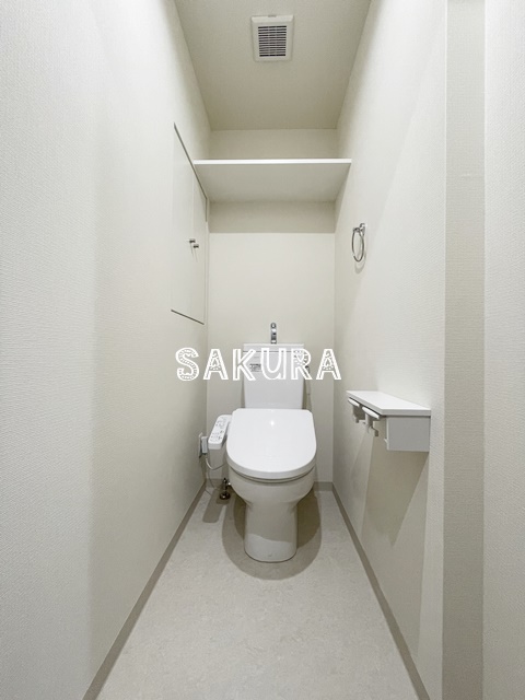 トイレ　落ち着いた色調のトイレです♪