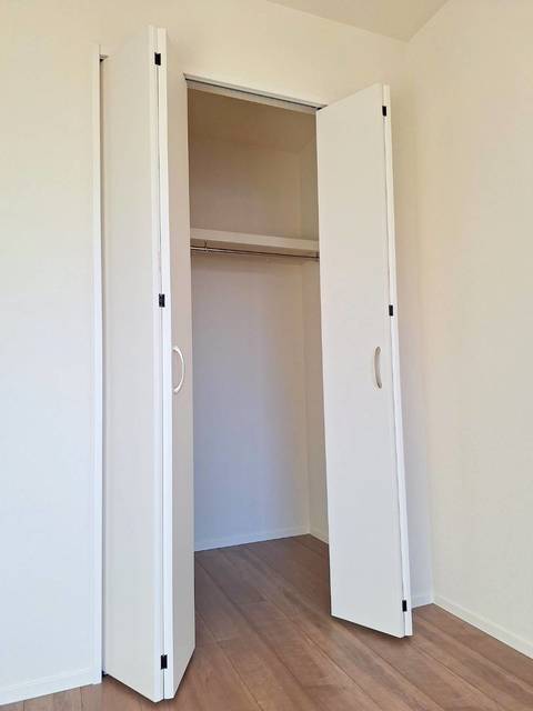 収納　高さと奥行きのあるクローゼット