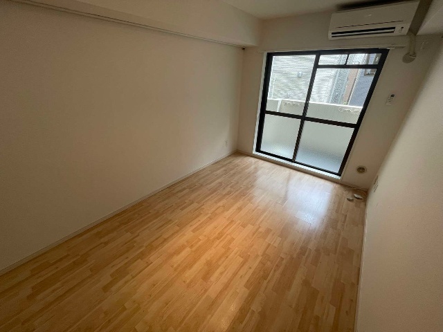 居室・リビング　※同物件別号室の参考写真です。