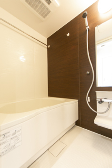 バス・シャワールーム　※写真は同タイプ住戸です。