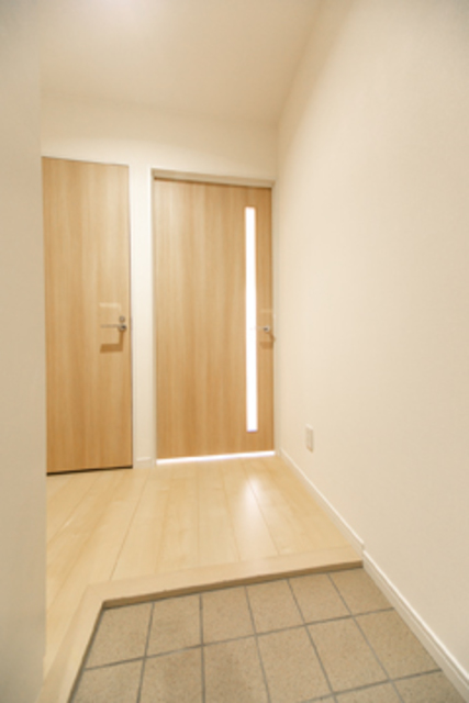 玄関　※写真は同タイプ住戸です。