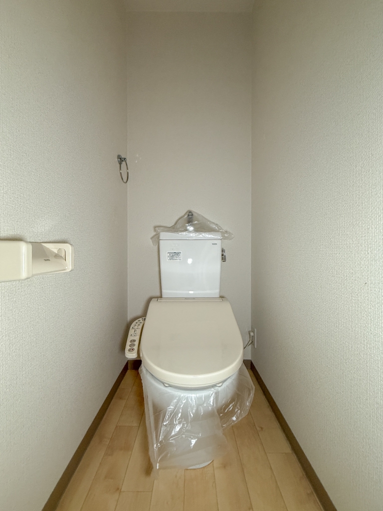 ＪＲ山陽本線 垂水駅 バス乗車時間：7分 最寄りバス停で下車 徒歩5分 4階建 築44年のトイレ写真