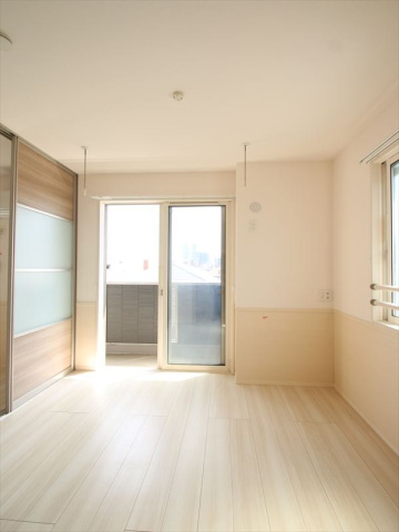 その他　4.7帖洋室　2面採光で明るいお部屋